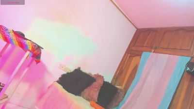 its_me_daniela live cam on Cam4