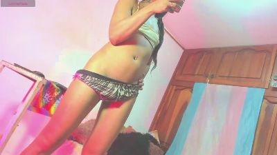 its_me_daniela live cam on Cam4