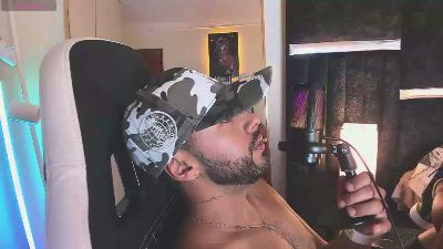 itsmeeros live cam on Cam4