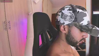 itsmeeros live cam on Cam4