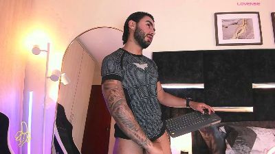 itsmeeros live cam on Cam4