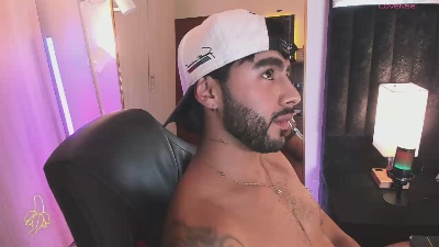 itsmeeros live cam on Cam4
