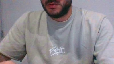 ivancho27 live cam on Cam4