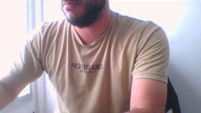 ivancho27 live cam on Cam4