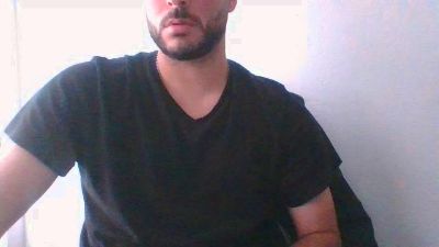 ivancho27 live cam on Cam4