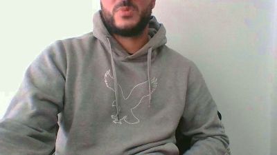 ivancho27 live cam on Cam4