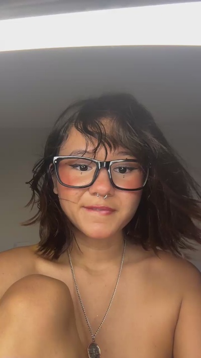 ivi_sunny live cam on Cam4