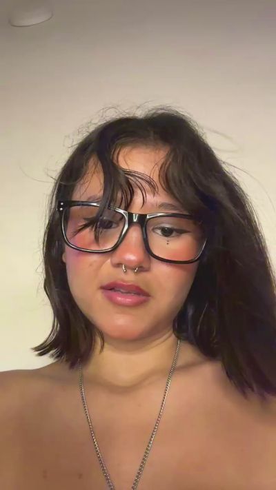 ivi_sunny live cam on Cam4