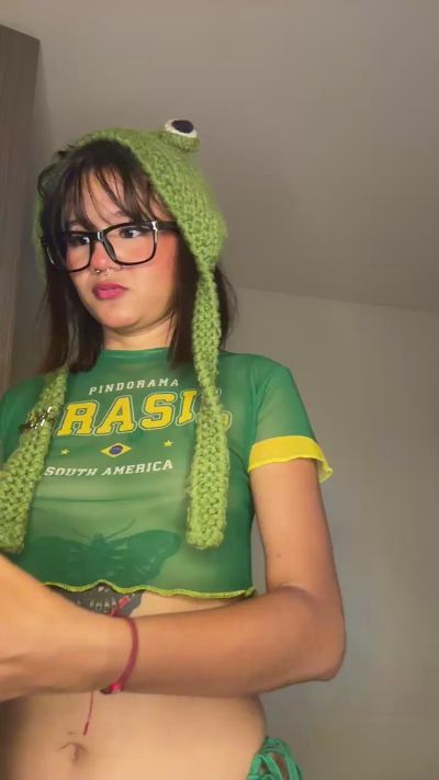 ivi_sunny live cam on Cam4