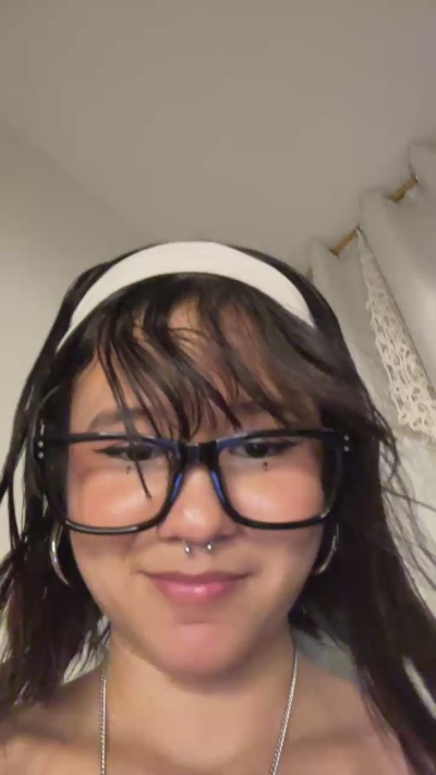 ivi_sunny live cam on Cam4