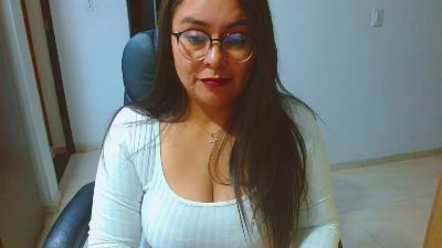 ixchel91 live cam on Cam4