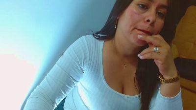 ixchel91 live cam on Cam4