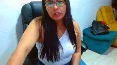ixchel91 live cam on Cam4