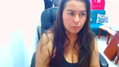 ixchel91 live cam on Cam4