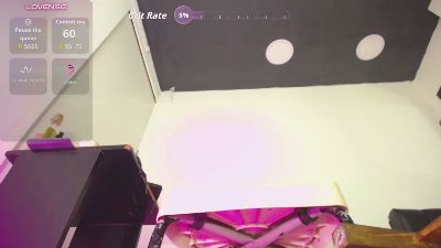 izan_hot2 live cam on Cam4
