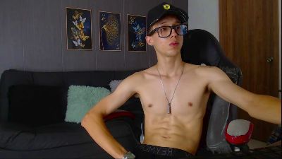 james_bigc0ck20 live cam on Cam4