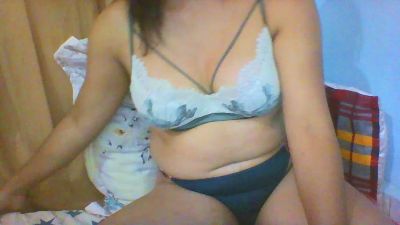 jamillah8 live cam on Cam4