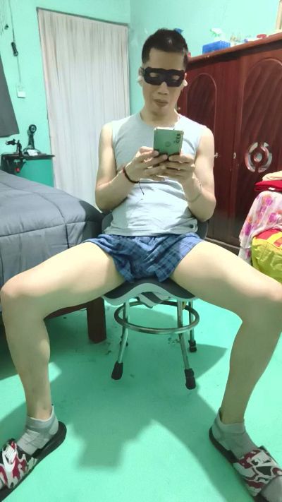 javi1017 live cam on Cam4