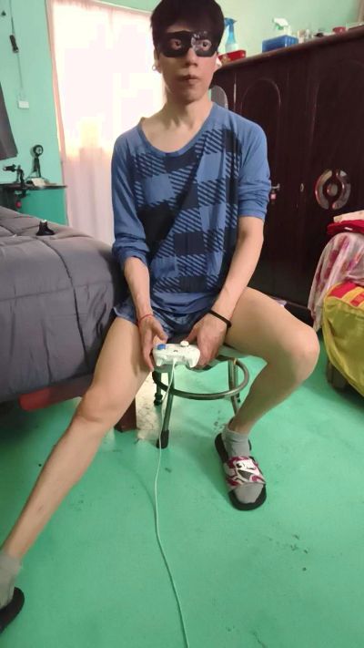 javi1017 live cam on Cam4