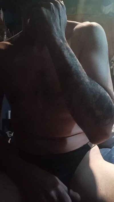 javier198_hot live cam on Cam4