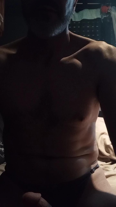 javier198_hot live cam on Cam4