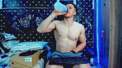javiersexyvoy live cam on Cam4