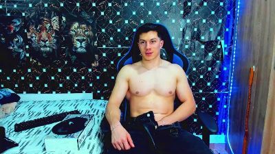 javiersexyvoy live cam on Cam4