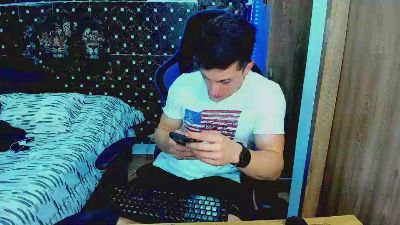 javiersexyvoy live cam on Cam4