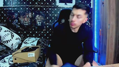 javiersexyvoy live cam on Cam4