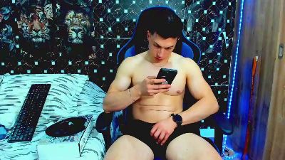 javiersexyvoy live cam on Cam4
