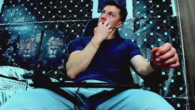 javiersexyvoy live cam on Cam4
