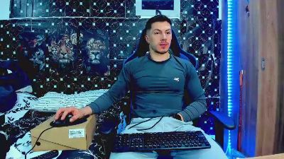 javiersexyvoy live cam on Cam4