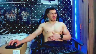 javiersexyvoy live cam on Cam4
