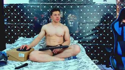 javiersexyvoy live cam on Cam4