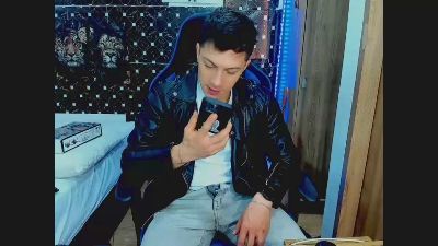 javiersexyvoy live cam on Cam4