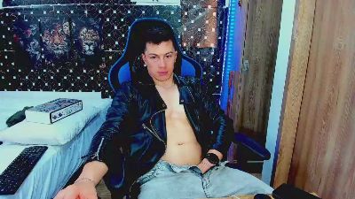 javiersexyvoy live cam on Cam4