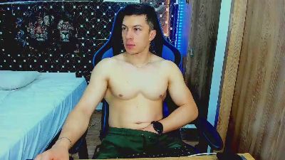 javiersexyvoy live cam on Cam4