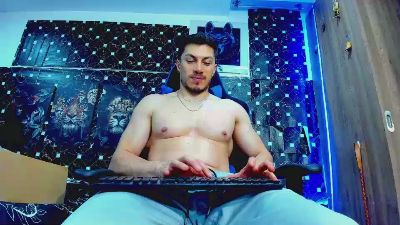 javiersexyvoy live cam on Cam4