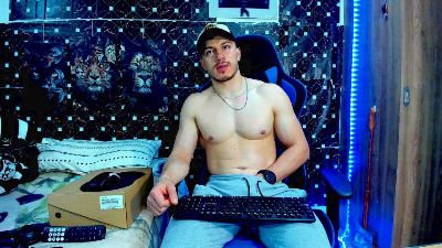 javiersexyvoy live cam on Cam4