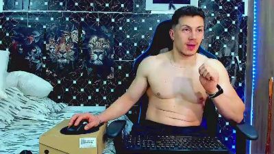 javiersexyvoy live cam on Cam4