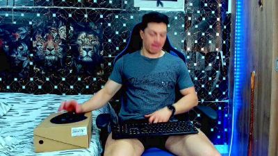 javiersexyvoy live cam on Cam4