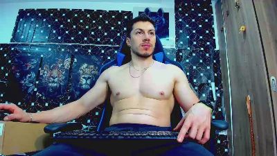 javiersexyvoy live cam on Cam4