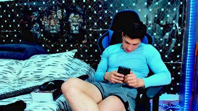 javiersexyvoy live cam on Cam4