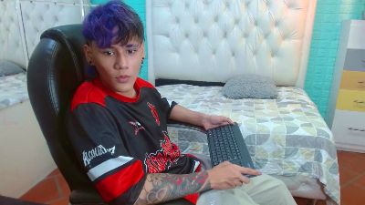 jay_kurt live cam on Cam4