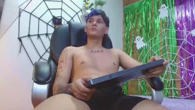 jay_kurt live cam on Cam4