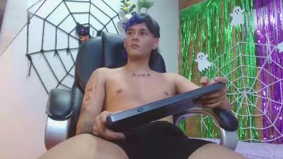 jay_kurt live cam on Cam4