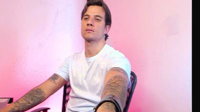 jayalvarrez_ live cam on Cam4