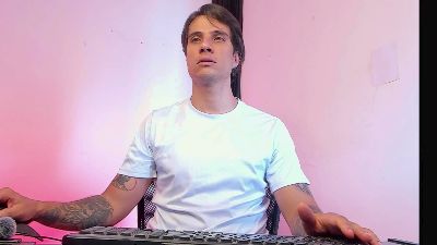 jayalvarrez_ live cam on Cam4