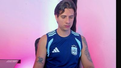 jayalvarrez_ live cam on Cam4