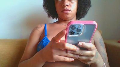 jeniis24 live cam on Cam4